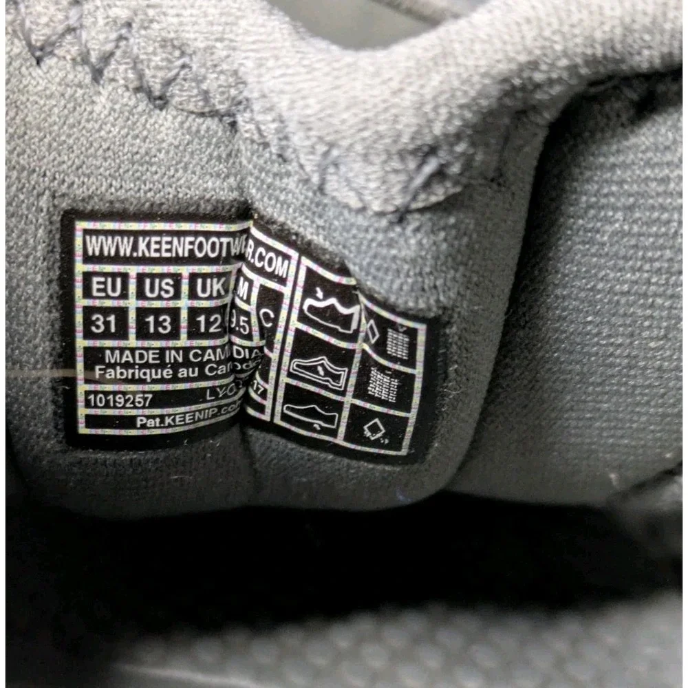 Keen Uneek 02 Boys Water Sandals Shoes Youth Size 13 Gray Bungee Sneakers